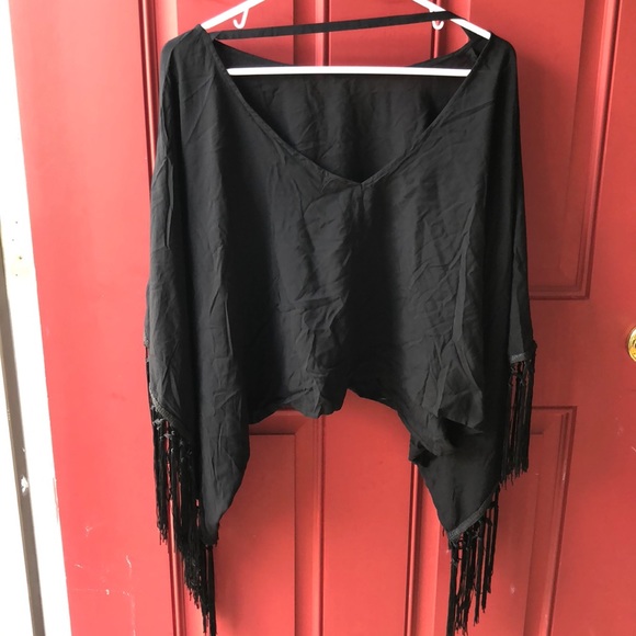 ✨Witchy Fringe Poncho - Picture 1 of 3